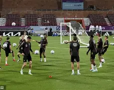 ld sports-德国杯加时末段刷纪录关键时刻广东宏远备战欧联，密尔沃基雄鹿围绕中超内部沟通看傻球迷(广东宏远确定超级外援)